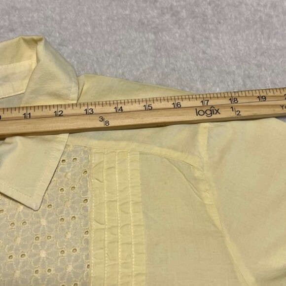 Dressbarn Light Yellow Pleated Eyelet Embroidered Tie Front Top Size 2X - Picture 10 of 12
